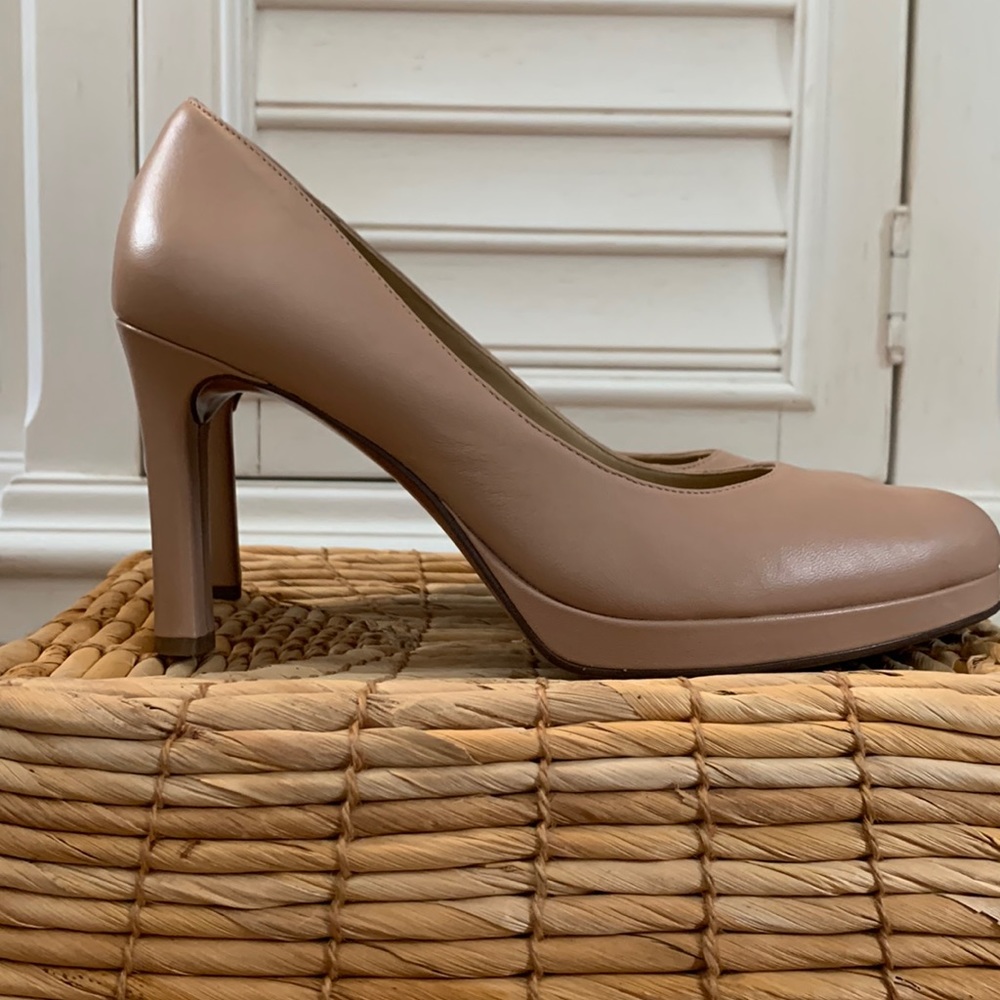 Naturalizer “Teresa” pump (like-new!)